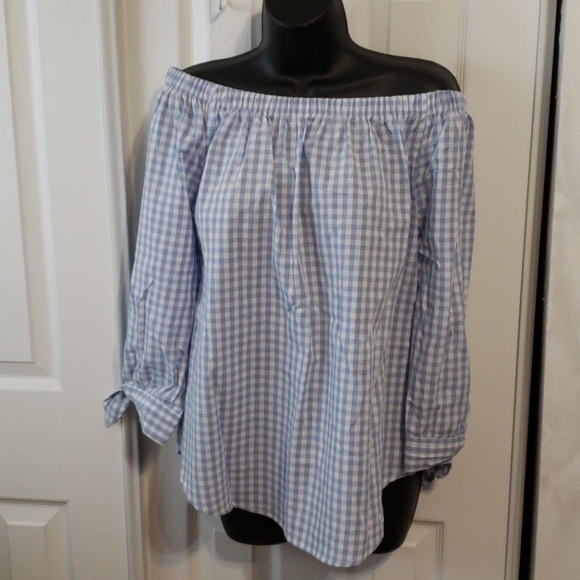 no comment Tops - Off the shoulder top